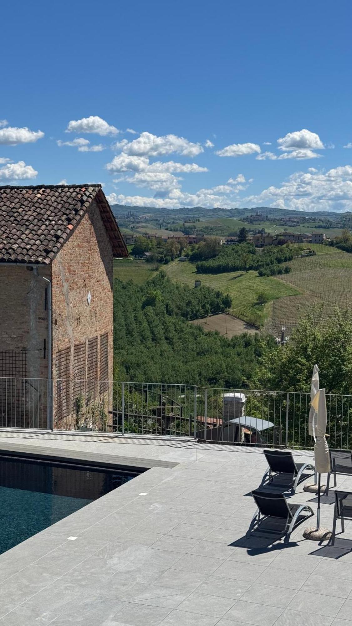 Il Grecale - Camere E Appartamenti La Morra Exteriér fotografie